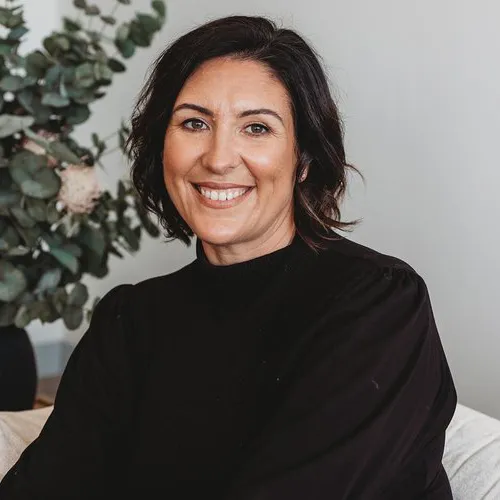 Dr Amber Hart