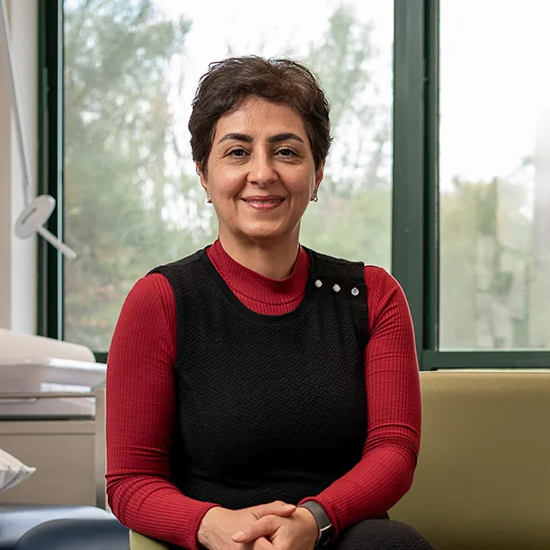 Dr Arezoo Keshavarz