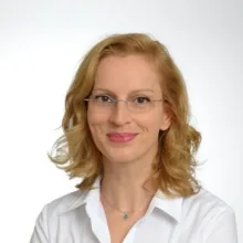 Dr. Bianca Szobotka