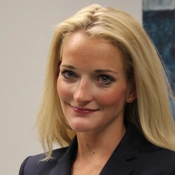 Dr Britt Christensen
