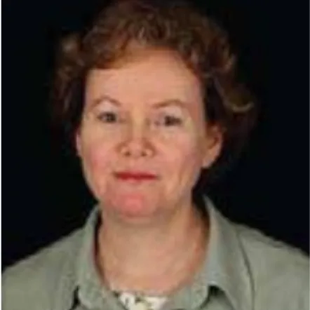Dr Carolyn McIvor