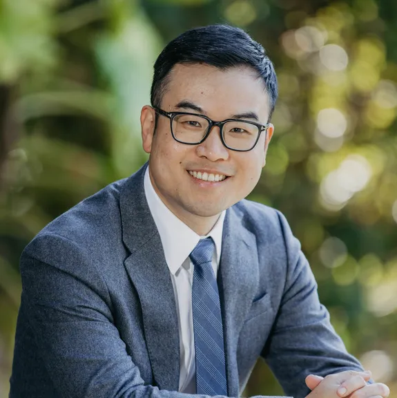 Dr Cheng He
