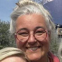Elena Dorow