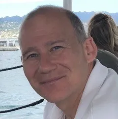 Dr Steve Csongvay
