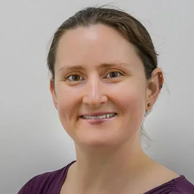 Dr Janine Arnold