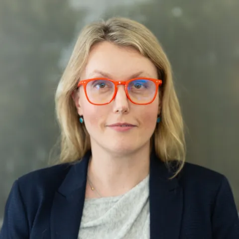 Dr Kristen Elstner