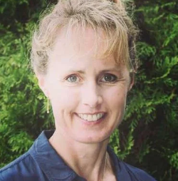 Dr Leesa Huguenin