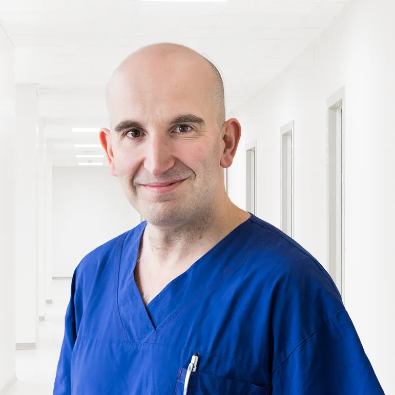 Dr Luke Bradshaw