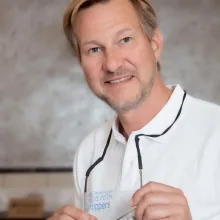 Dr. Marcus Poth