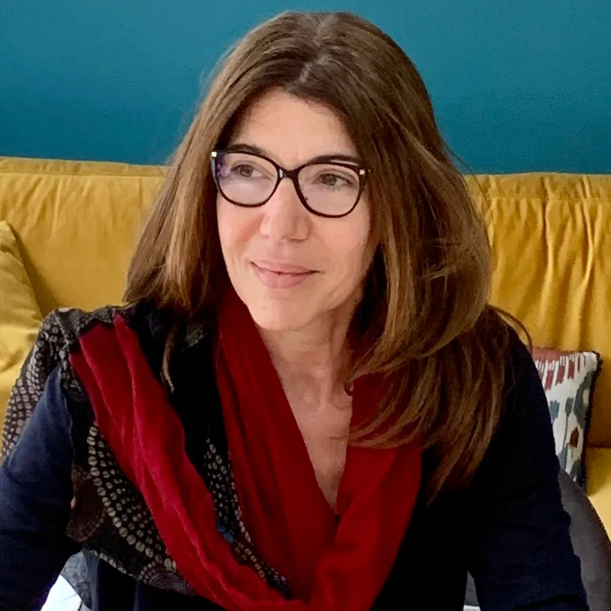 Mrs Gabriela van den Hoven