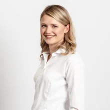 Dr. Nadja Knoll