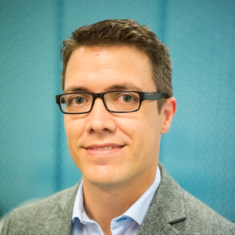 Dr Peter Hendy