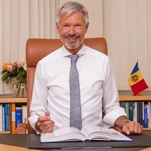 Prof.(Univ.Chisinau) Dr.Dr.med. Stefan Hillejan