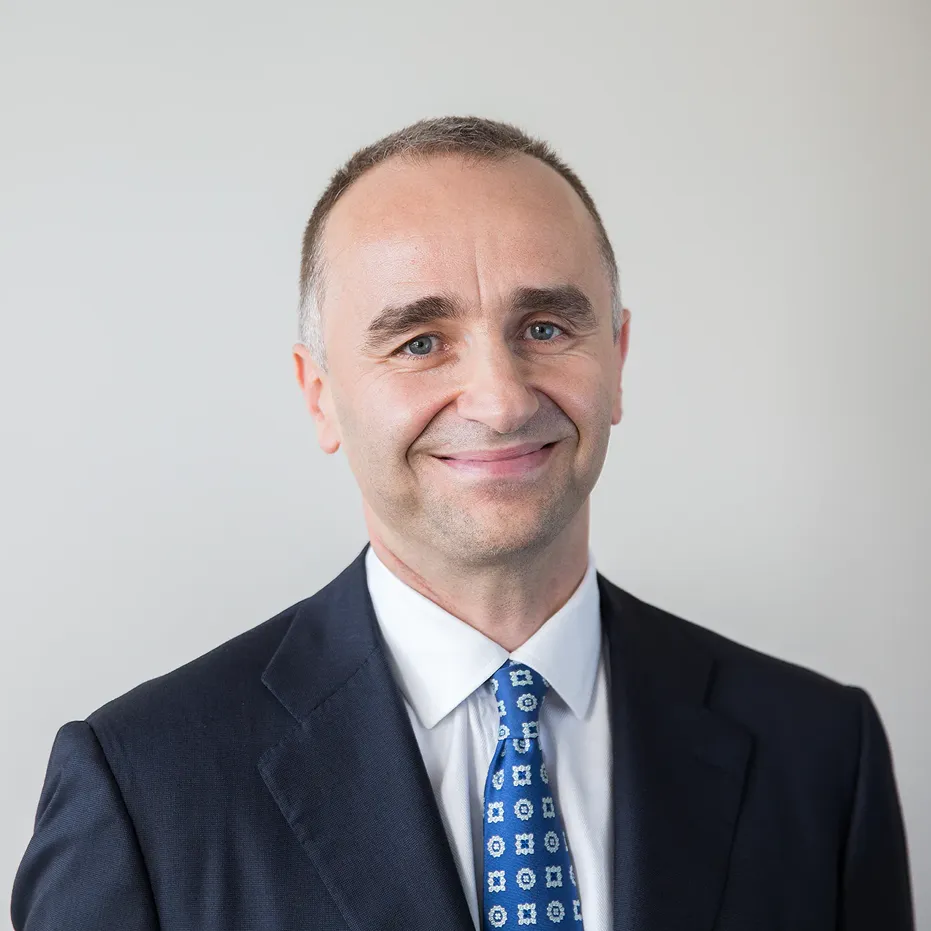 Dr Razvan Stoita