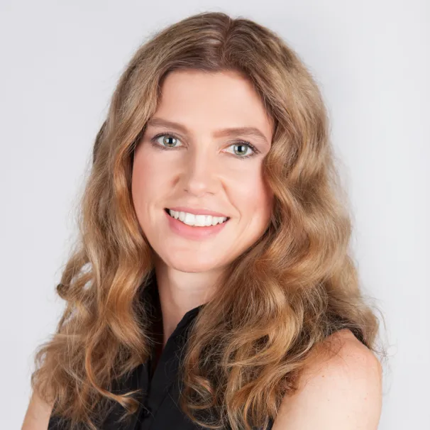Dr Sally De Zwaan