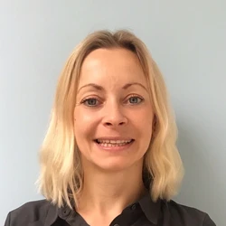 Ms Zaneta Kwiecien
